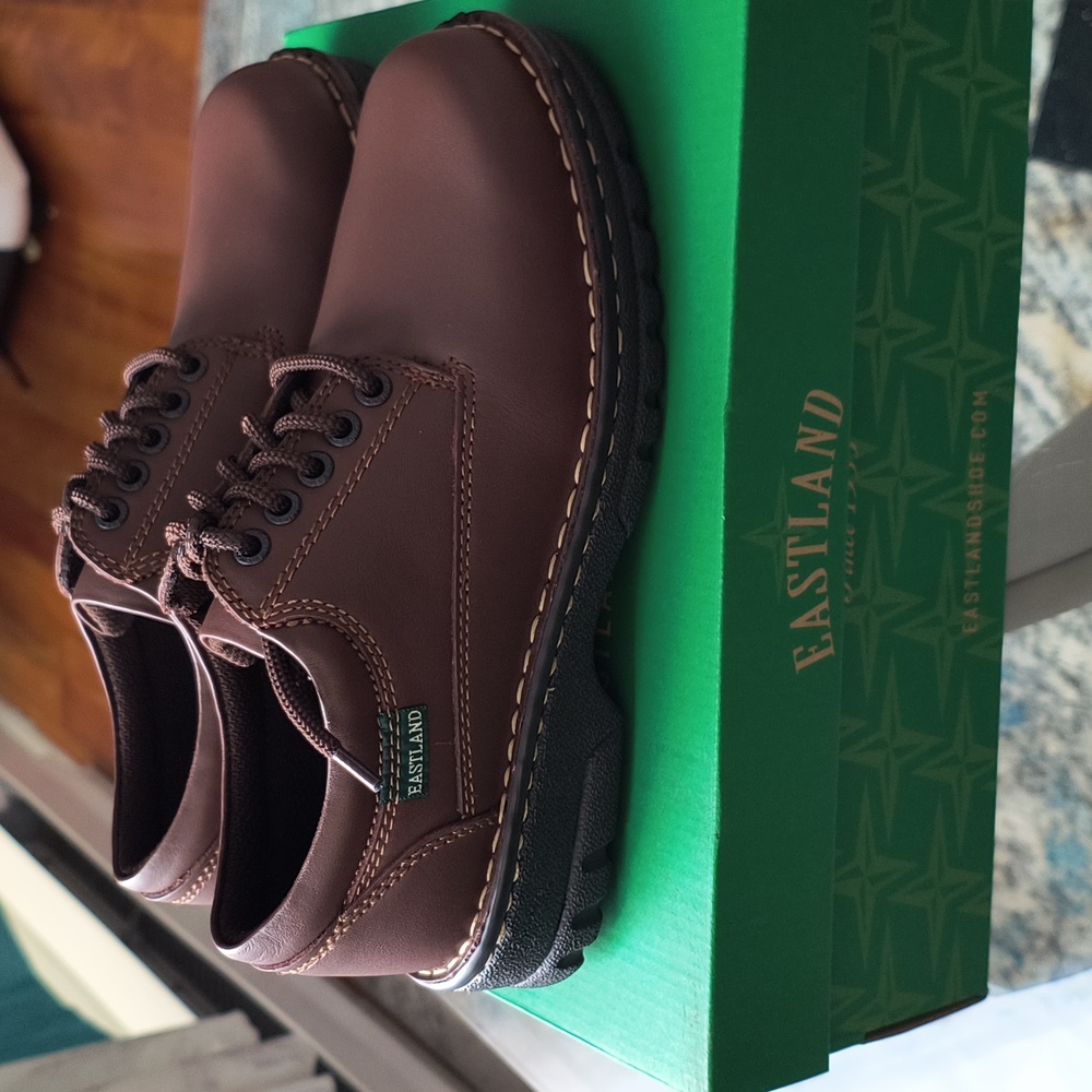 Eastland Women's Syracuse Slip-On Loafer, Brown